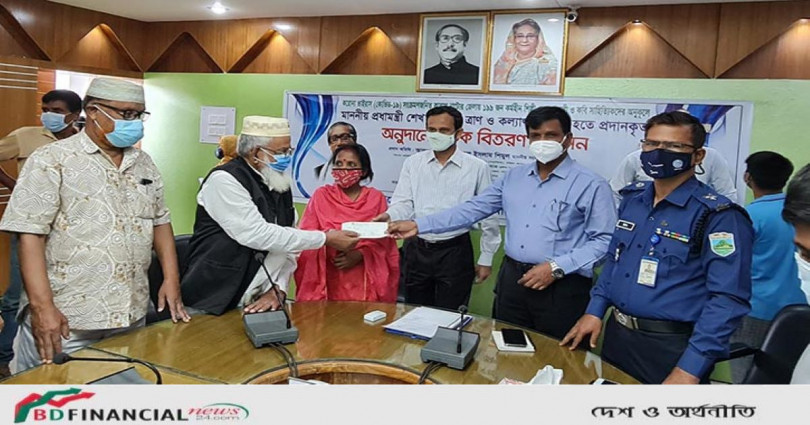 নাটোরে ১৯৯ অসচ্ছল সাংস্কৃতিক কর্মীকে প্রধানমন্ত্রীর অনুদান