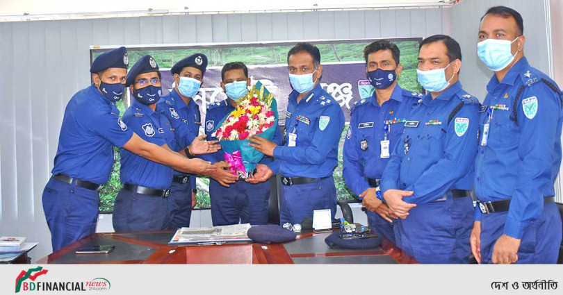 সিলেট রেঞ্জ ডিআইজির কার্যালয়ে পদোন্নতিপ্রাপ্ত কর্মকর্তাদের র‌্যাঙ্ক ব্যাজ পরিধান অনুষ্ঠান