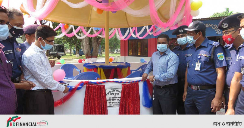 জয়পুরহাট পুলিশ লাইনন্সে কফি চত্বর এবং ক্যান্টিন শুভ উদ্বোধন করেন পুলিশ সুপার