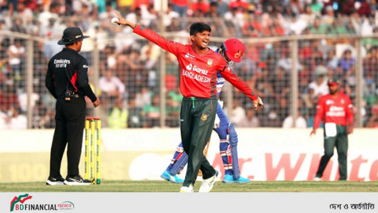 ফিল্ডিং ব্যর্থতায় বাংলাদেশের বড় হার
