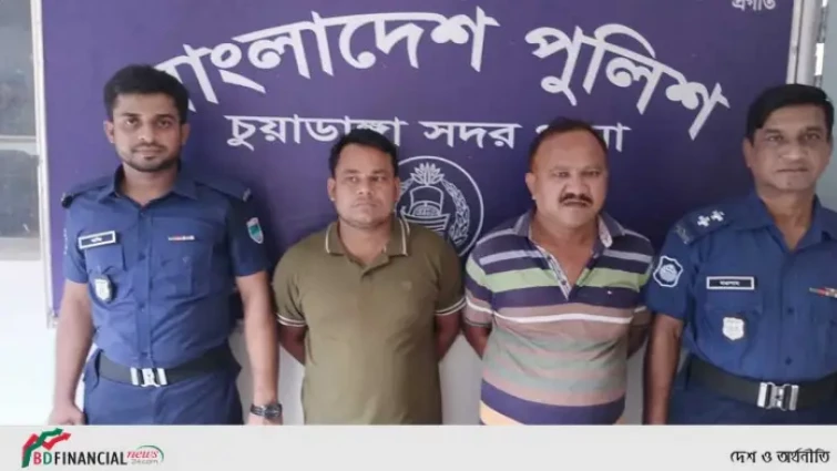 চুয়াডাঙ্গায় পুলিশ ফাঁড়ির অভিযানে ৫টি অবৈধ স্বর্ণের বারসহ প্রাইভেটকার জব্দ
