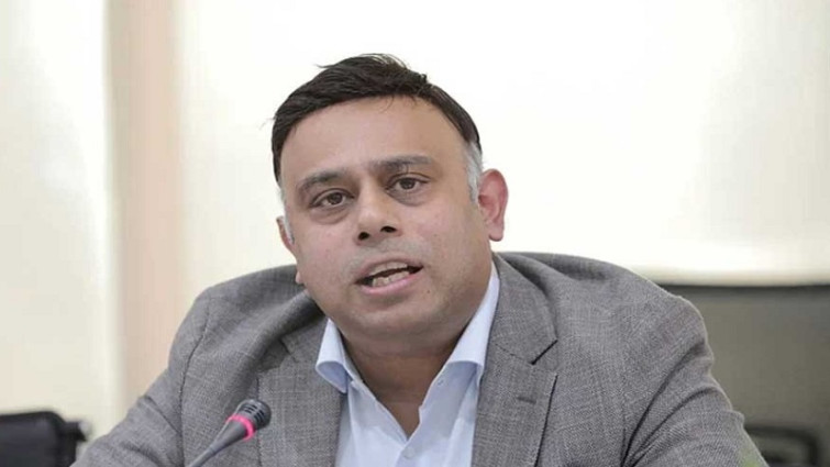 বিএসইসির চেয়ারম্যানের দায়িত্ব নিচ্ছেন না মাসরুর রিয়াজ