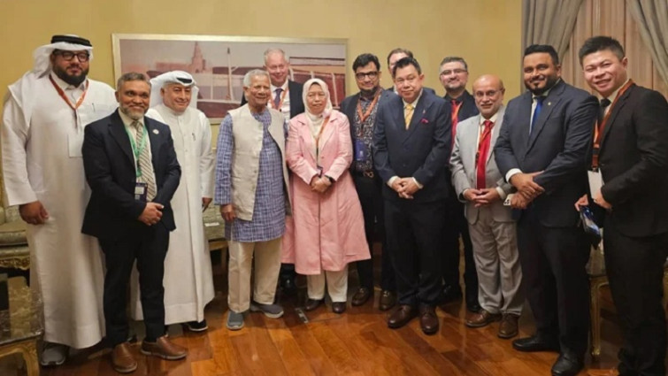 শীর্ষস্থানীয় বিদেশী বিনিয়োগকারীদের সঙ্গে বৈঠক করলেন প্রধান উপদেষ্টা