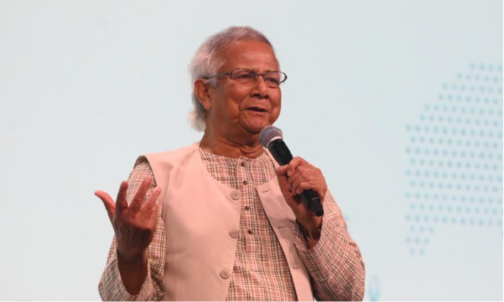 গণ-অভ্যুত্থান পরবর্তী বাংলাদেশের অর্থনীতিকে বাঁচিয়ে রেখেছে রেমিট্যান্স : প্রধান উপদেষ্টা