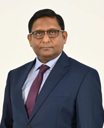 ঢাকা ব্যাংকের উপব্যবস্থাপনা পরিচালক হিসেবে পদোন্নতিপেয়েছেন মোকাররাম হোসেন চৌধুরী