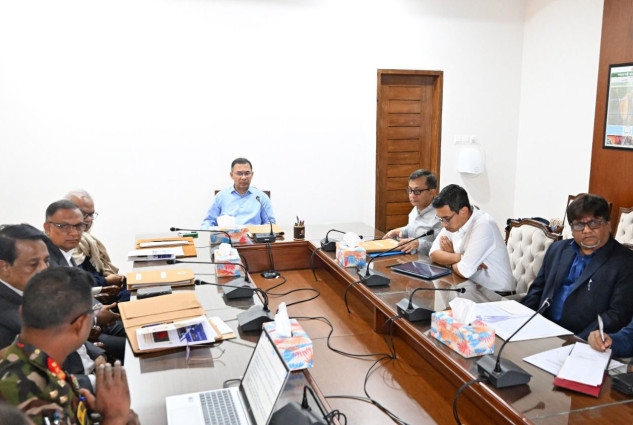 বস্ত্র ও পাট মন্ত্রণালয়ের সংশ্লিষ্টদের সঙ্গে বৈঠক করলেন প্রধানমন্ত্রী