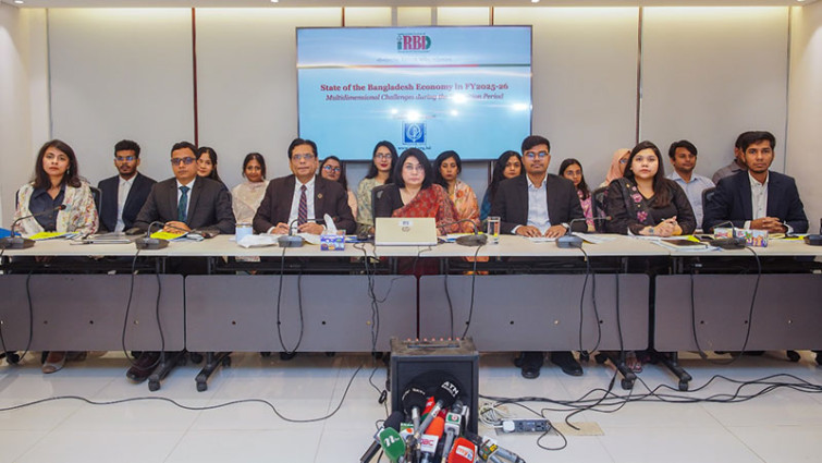 রাজনৈতিক স্থিতিশীলতা এলেও বিনিয়োগকারীরা আস্থা ফিরে পাননি